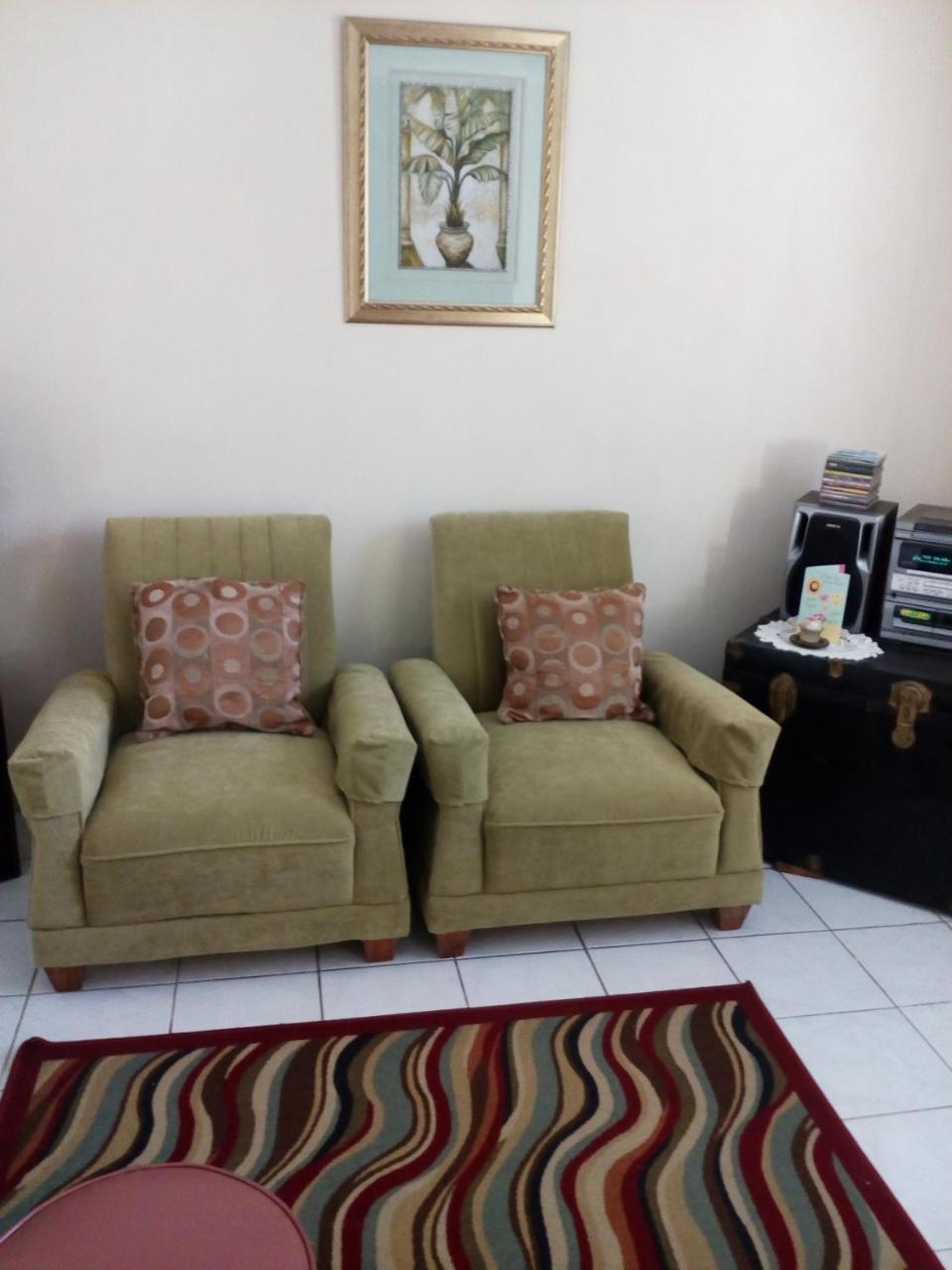 Cozy & Comfy Apartment Portmore Bagian luar foto